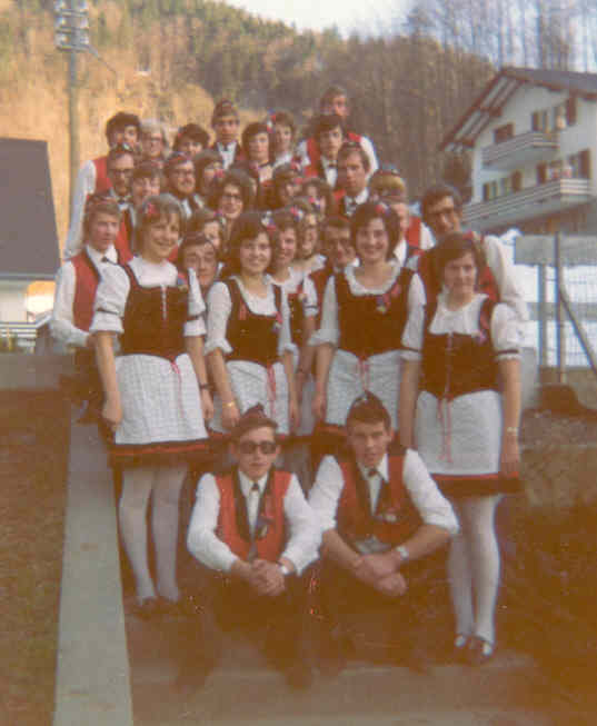 1975 neun.jpg